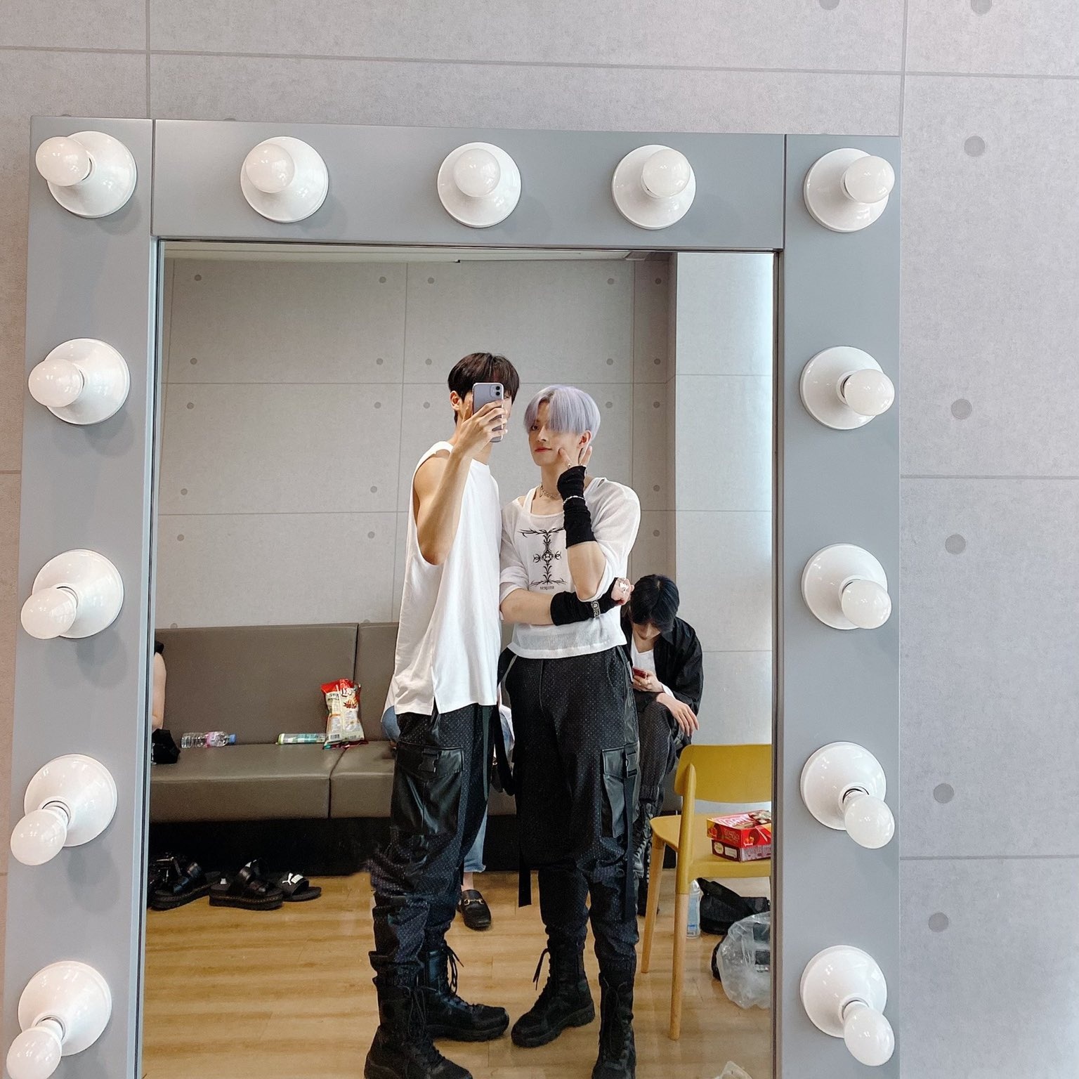 빅톤 까까즈 얼굴합 너무 좋아..💙💛 | 인스티즈