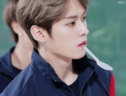 제왑 기본안무 2주 통과 + 한달만에 데뷔조와 데뷔서바이벌을 한 제 아이돌 얼굴을 소개합니다 | 인스티즈