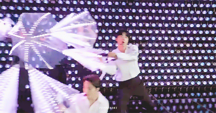 방탄 우산 작은시만이라도 보게해달라고 빌고싶음 | 인스티즈