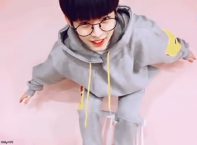 나이 갖고 거짓말 하는거 안 믿는데 얜 진짜 04래도 믿음 | 인스티즈