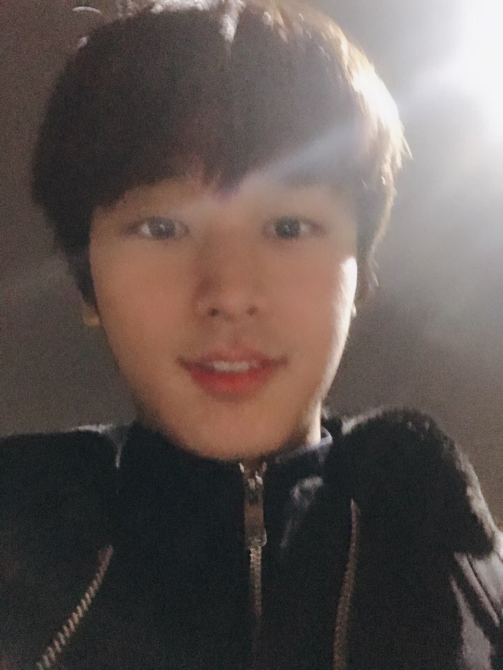 고양이야 뭐야 왜 사진을 이렇게 찍어 | 인스티즈