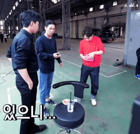 오늘도 눈뜨자마자 미트 앓는다... | 인스티즈