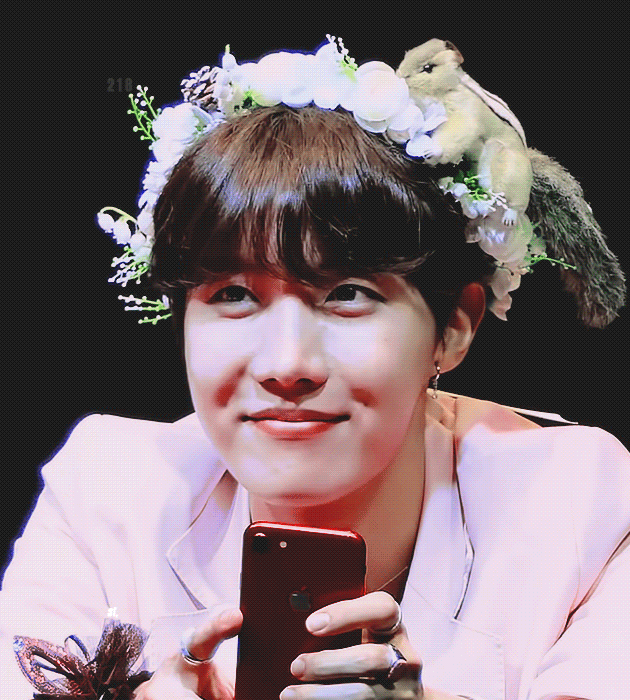 다람쥐 화관 쓴 호석 | 인스티즈