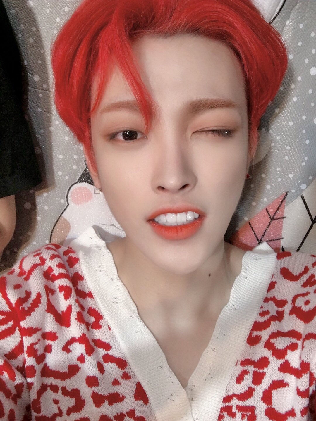 에이티즈 홍중 ❤️vs💙 | 인스티즈