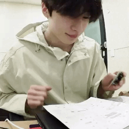 야 빅톤이들아 승우 나이 우리가 다 호록했나봐... | 인스티즈