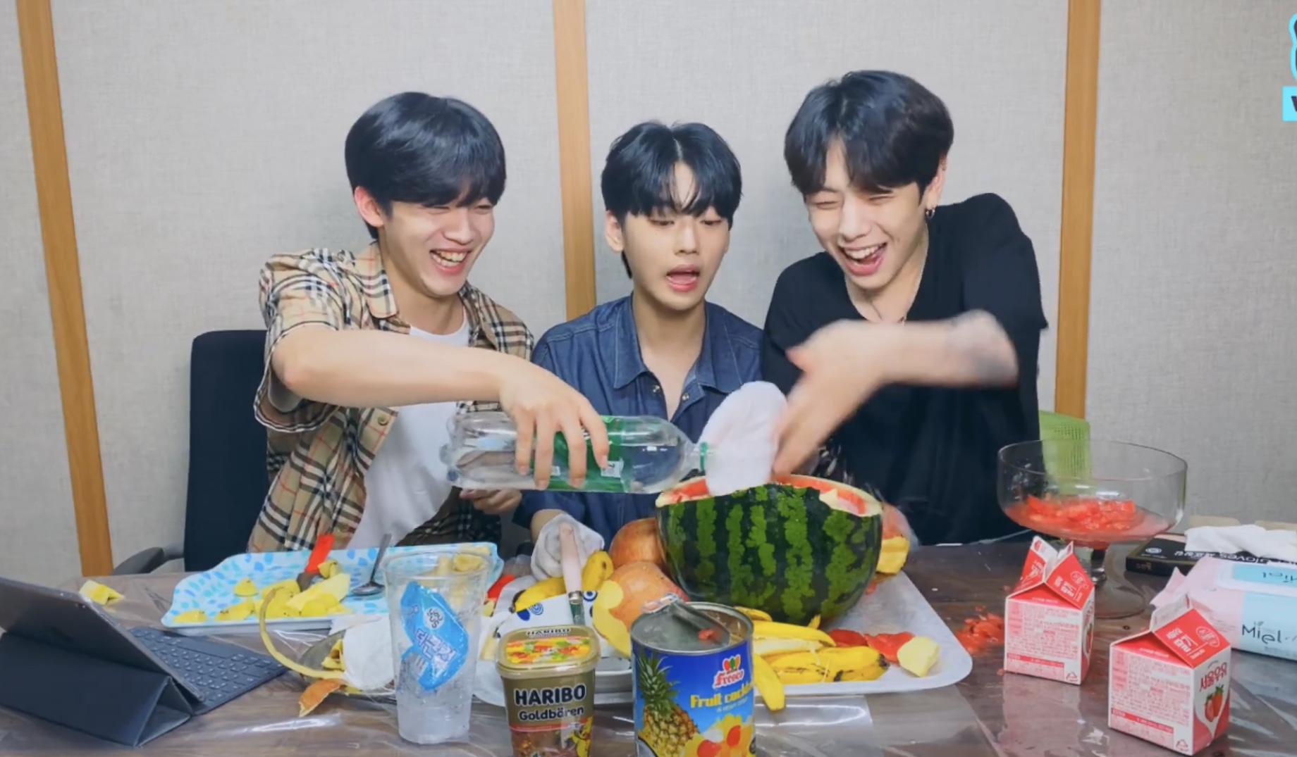 위아이 걔네 잖아 ㅋㅋㅋㅋㅋ 사이다로 손씻는 아이돌ㅋㅋㅋㅋㅋㅋㅋㅋㅋ | 인스티즈