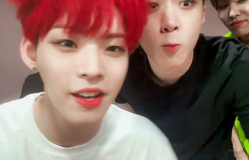 20대 여성이 뽑은 손뽀쪽 잘하는 남자 1위 온앤오프 효진 | 인스티즈