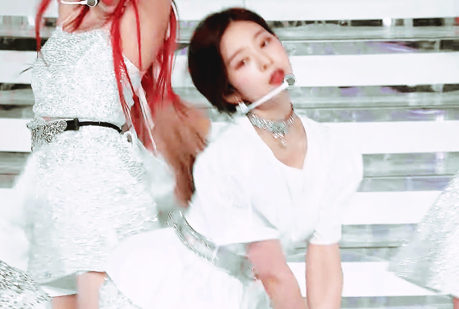 김민주 찡긋 모음 | 인스티즈