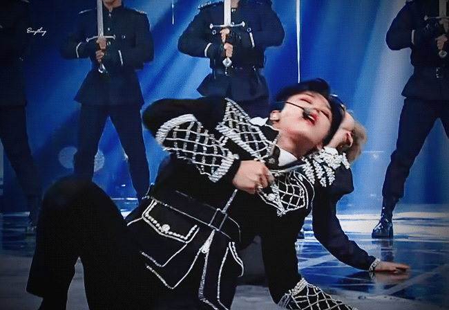 주연 무대에서 눈 반만 뜨고 춤출 때마다 생각하는 거 | 인스티즈