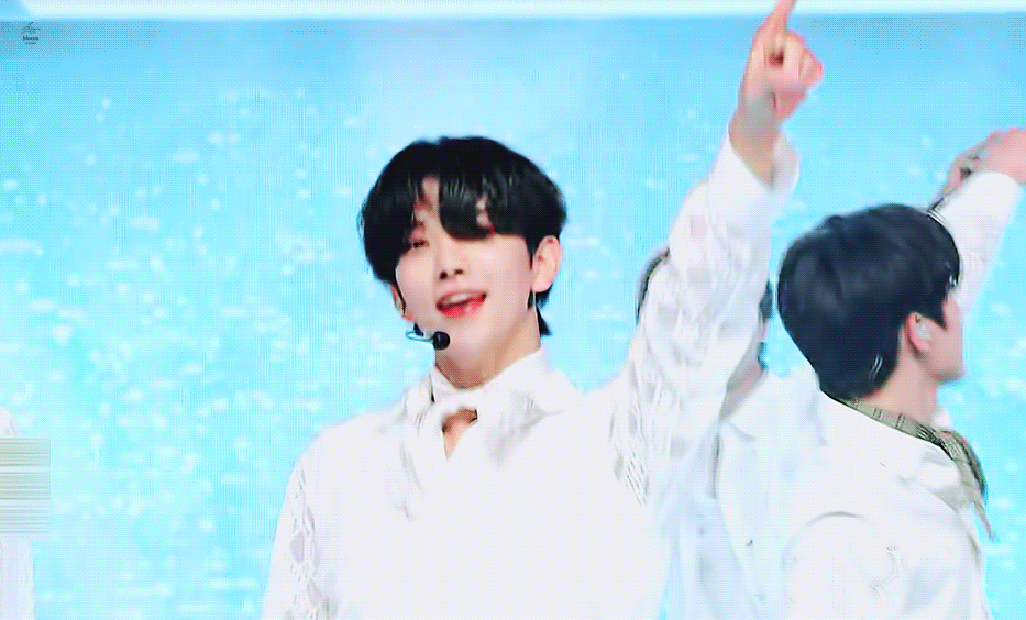 조슈아 진짜 귀여운게 그냥 만들기만 하는게 아니라 캐럿 목걸이는 공식색이고 | 인스티즈