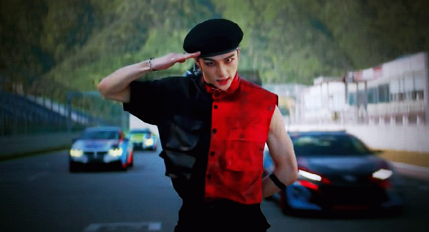 얘는 춤도 잘추지만 무대에서 표정이 미쳤어 진짜 | 인스티즈