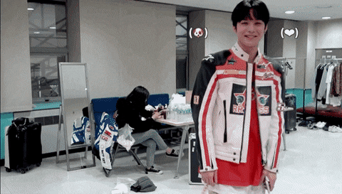 나 엔시티 정우 큰방에서 우는거랑 여장 프리뷰만 봐서 영상 몇개 보고 너무 깨발랄 귀여움이어서 놀랐잖아ㅋㅋ | 인스티즈