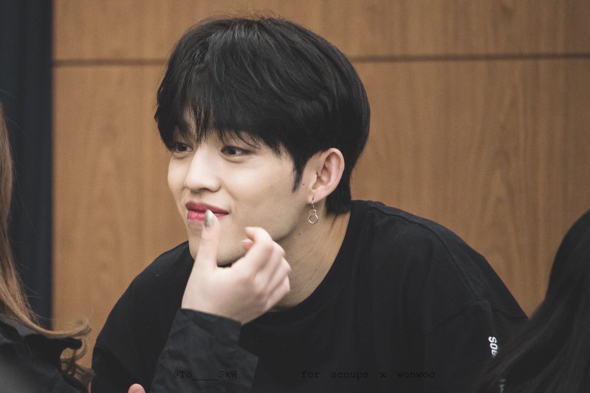 에스쿱스 웃는거 진짜 설렌다.. | 인스티즈