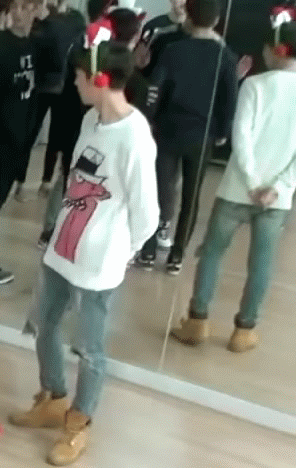 볼살이 너무 소중한 남자아이돌 (ㅈㅇ온옾네,조심히 들어와 신경 쓰이게 할거야) | 인스티즈