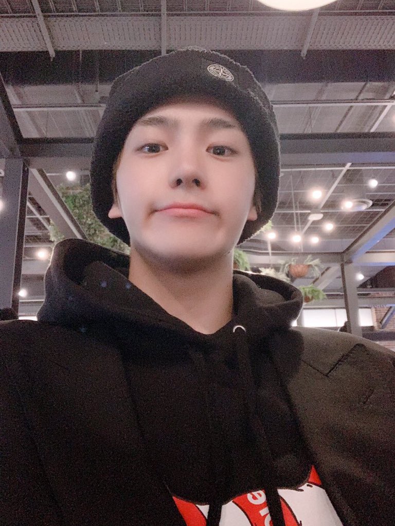 내가 조아하는 더보이즈 주연 현재 큐 셀카 | 인스티즈