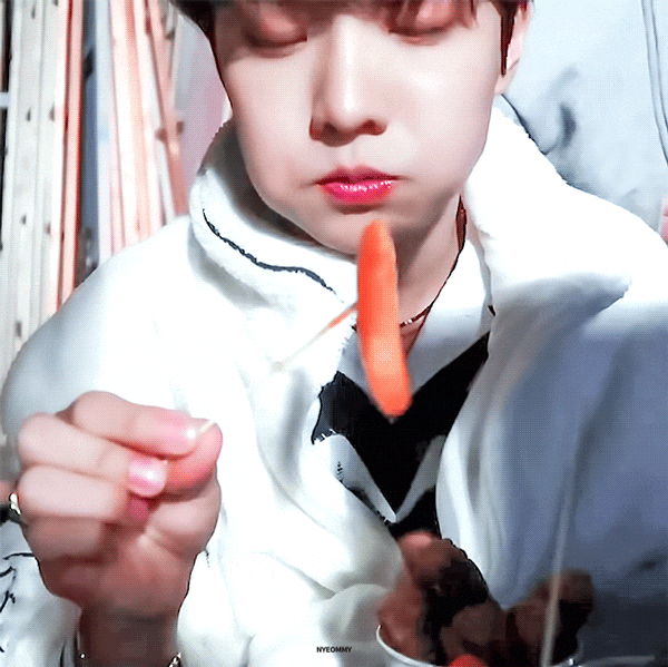 다람쥐치고 인간같음 | 인스티즈