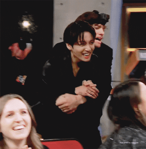 [잡담] 정국 미국만 가면 하이스쿨 프롬킹 재질 나오는거 개좋음 | 인스티즈