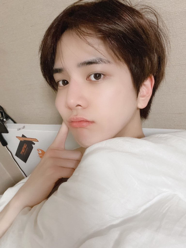 자기가 귀엽고 잘생긴거 세상에서 제일 잘 알아ㅠㅠ 왕큰데 왕귀여워ㅠㅠ | 인스티즈