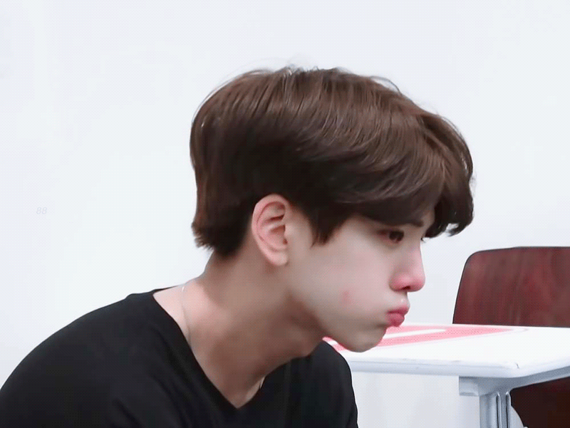 [잡담] 잘생긴 남자가 우는거 볼사람… | 인스티즈