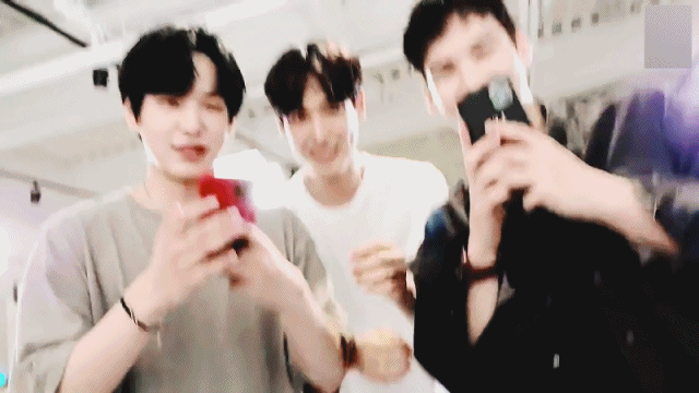 빅톤 찐행복해보였던 브이앱 | 인스티즈