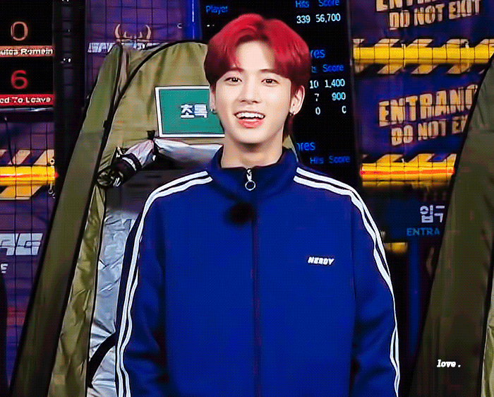 컴 고장나서 피방 갔다가 알바생에게 폴인럽 해버리는 범규가 보고 싶다 | 인스티즈