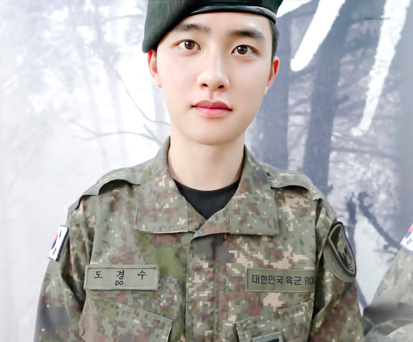 군대에 있는 도경수 얼굴 자랑하기 | 인스티즈