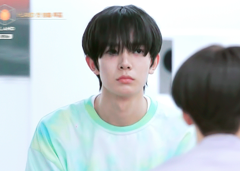 아이랜드 이희승 어깨에 매달리고 싶다 | 인스티즈