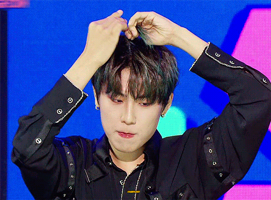 박우진 사과머리 잡아머글래 와랄랄 | 인스티즈