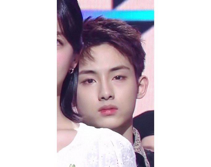 눈 마주치면 나랑 사귀는 거다? | 인스티즈