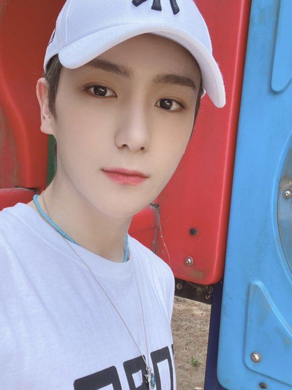 이재현 다리에 모기 물린거 보고가세요~ | 인스티즈