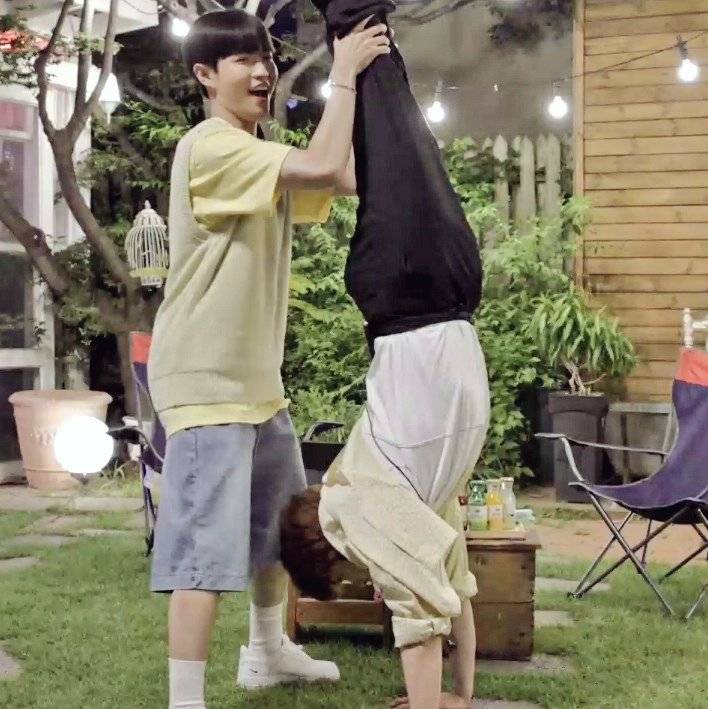 저 온앤오프님들 혹시 공중부양 하실 수 있나요? 김재환 싱스테이2 지난 게스트들요... | 인스티즈