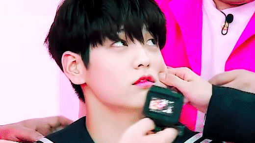 수빈 볼 진짜 잘늘어난다 ㅋㅋㅋㅋㅋㄱㅇㅇ | 인스티즈