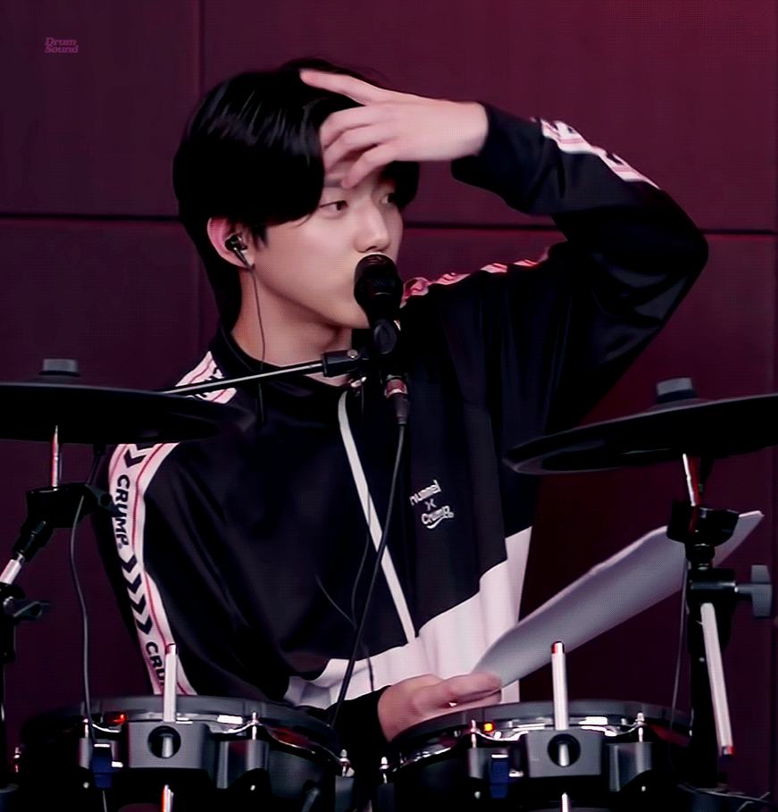 데이식스 오늘 라디오......보이는 라디오라 너무 다행인게 뭐냐면ㅋㅋㅋㅋㅋㅋ | 인스티즈