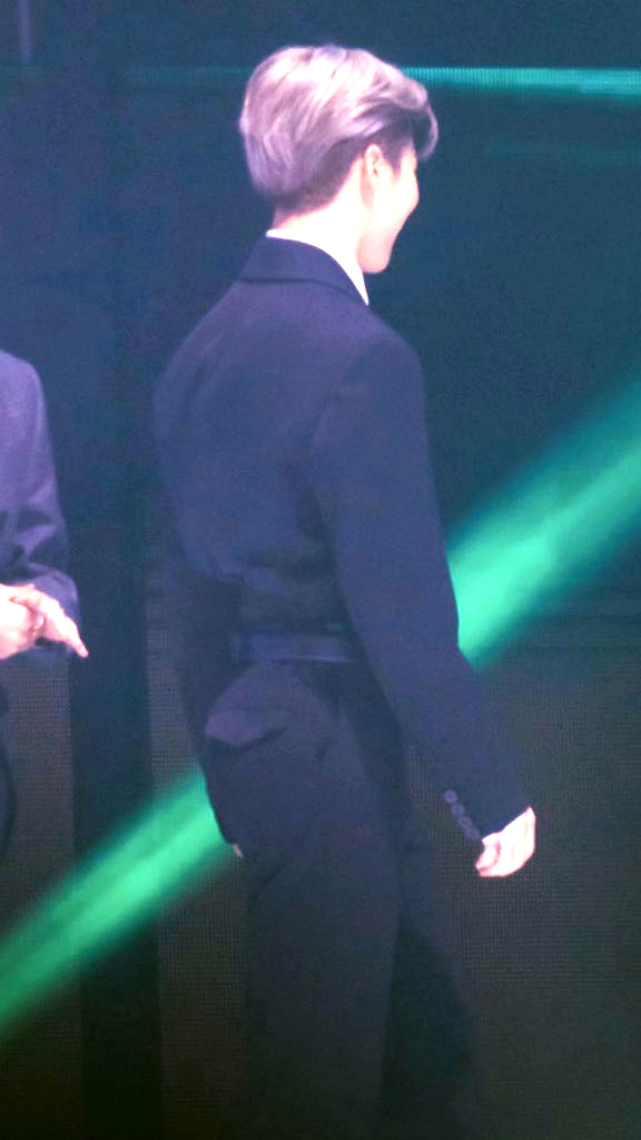 내가 본 남자 허리라인 중 젤 신기한 사람 방탄 지민 | 인스티즈