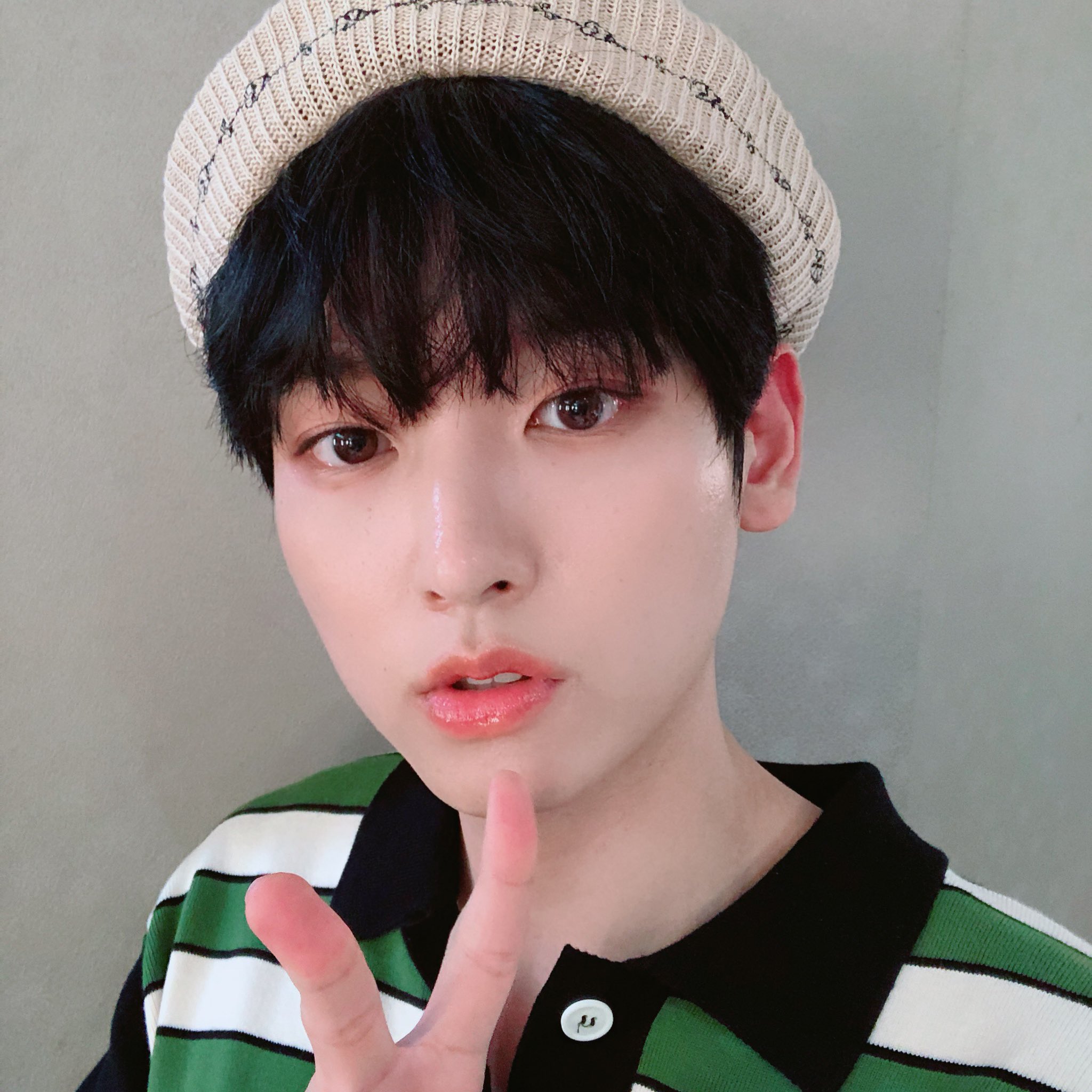 최애 분명 대학가면 이런 선배 있어요? 의 이런 선배 스타일에 대학물 로맨스 웹툰 남주 해도 될만큼 잘생겼고 설정값도 쩌는데 유사 못 먹겠어 | 인스티즈