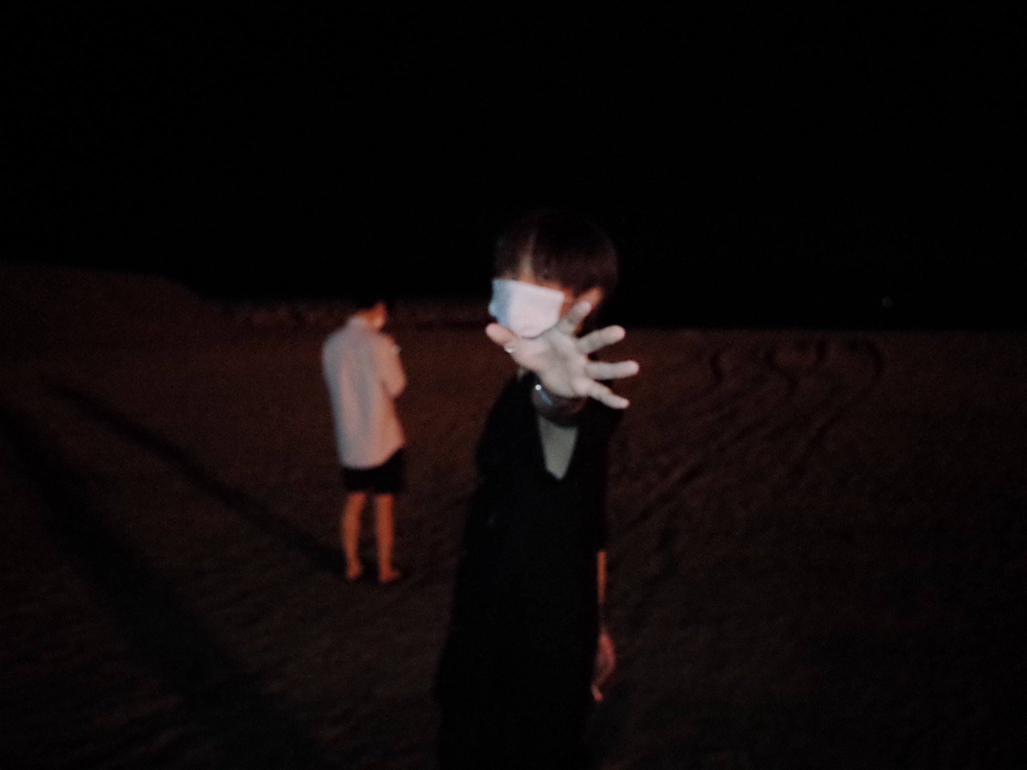 폭죽이 저정도로 짧은데 불까지 붙어있으면 손 다침 | 인스티즈