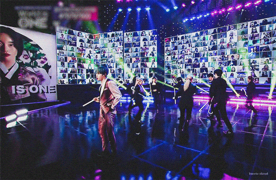 심야아이돌플에 투척하는 지팡이짤 | 인스티즈