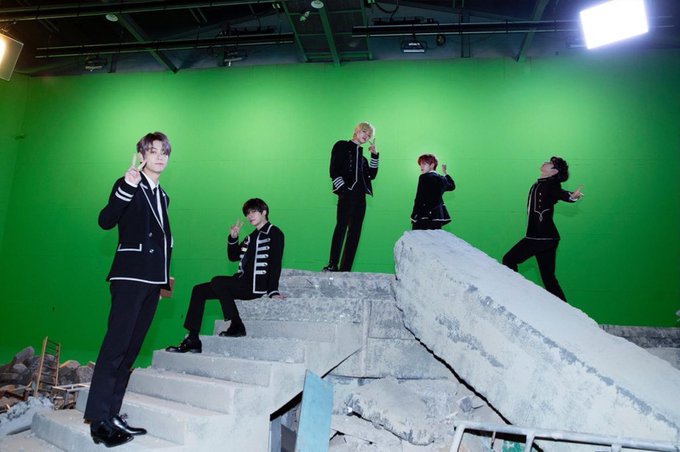 투바투 이터널리 영상 폐허 다 CG구나 | 인스티즈