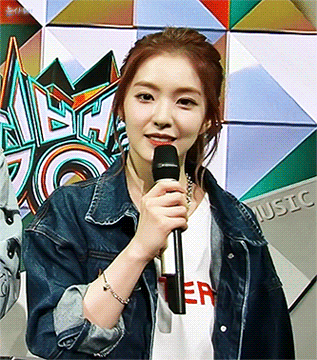 오늘 데뷔하는 신인가수 사실 과거에 뮤뱅 mc였다고함 | 인스티즈