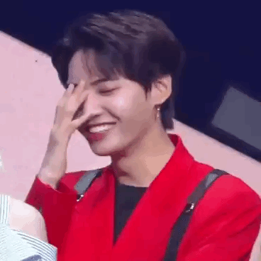 뮤뱅 전출컷에 이진혁 웃는거 ㄹㅇ 미쳤네... | 인스티즈