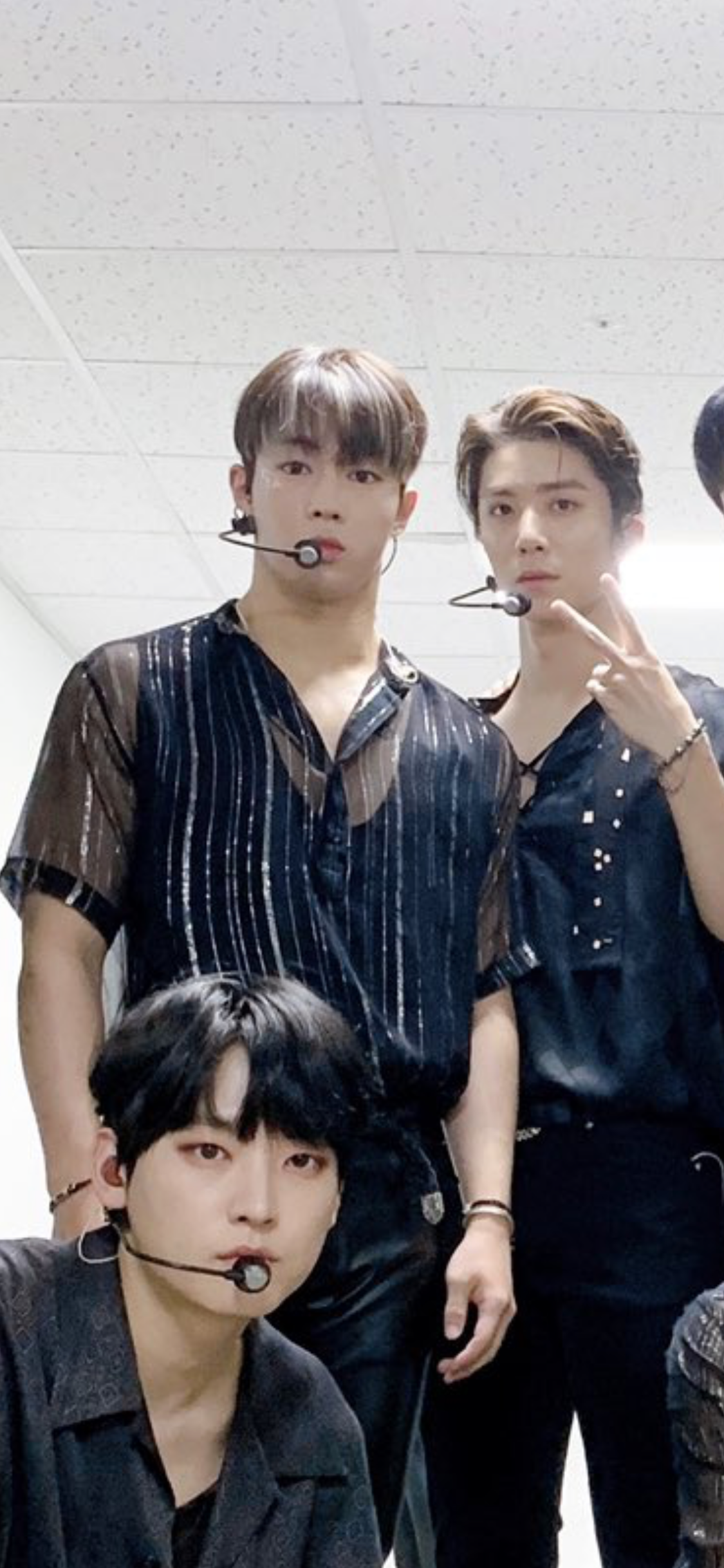 아 오늘 단체사진 이상혁 비장한 아기같앜ㅋㅋㅋㅋㅋㅋㅋㅋㅋ | 인스티즈