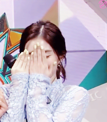 오늘 데뷔하는 신인가수 사실 과거에 뮤뱅 mc였다고함 | 인스티즈