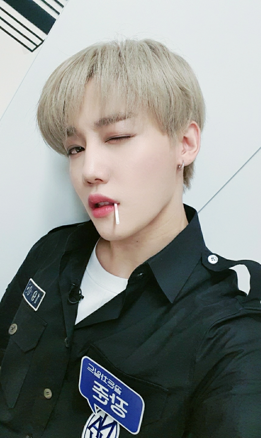 이장준이 사진을 이렇게 찍었는데 | 인스티즈