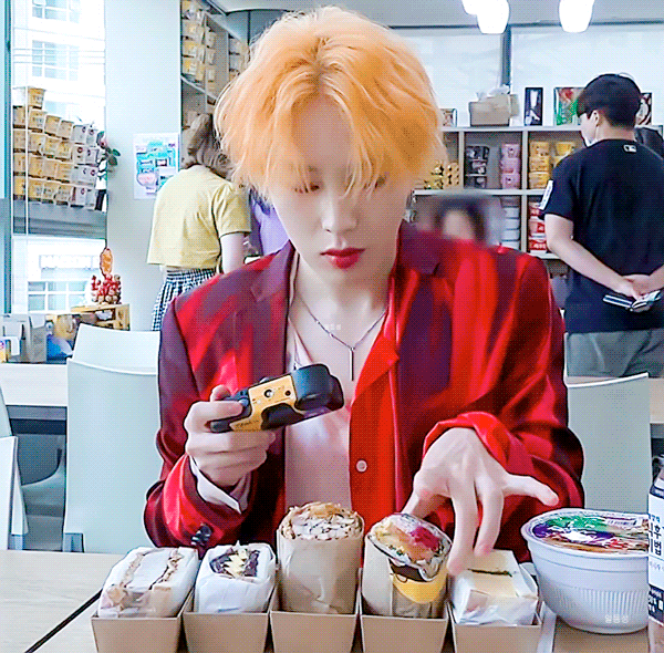 하성운 음식사진 찍은 거 볼래? 나 진짜 웃겨죽음 | 인스티즈