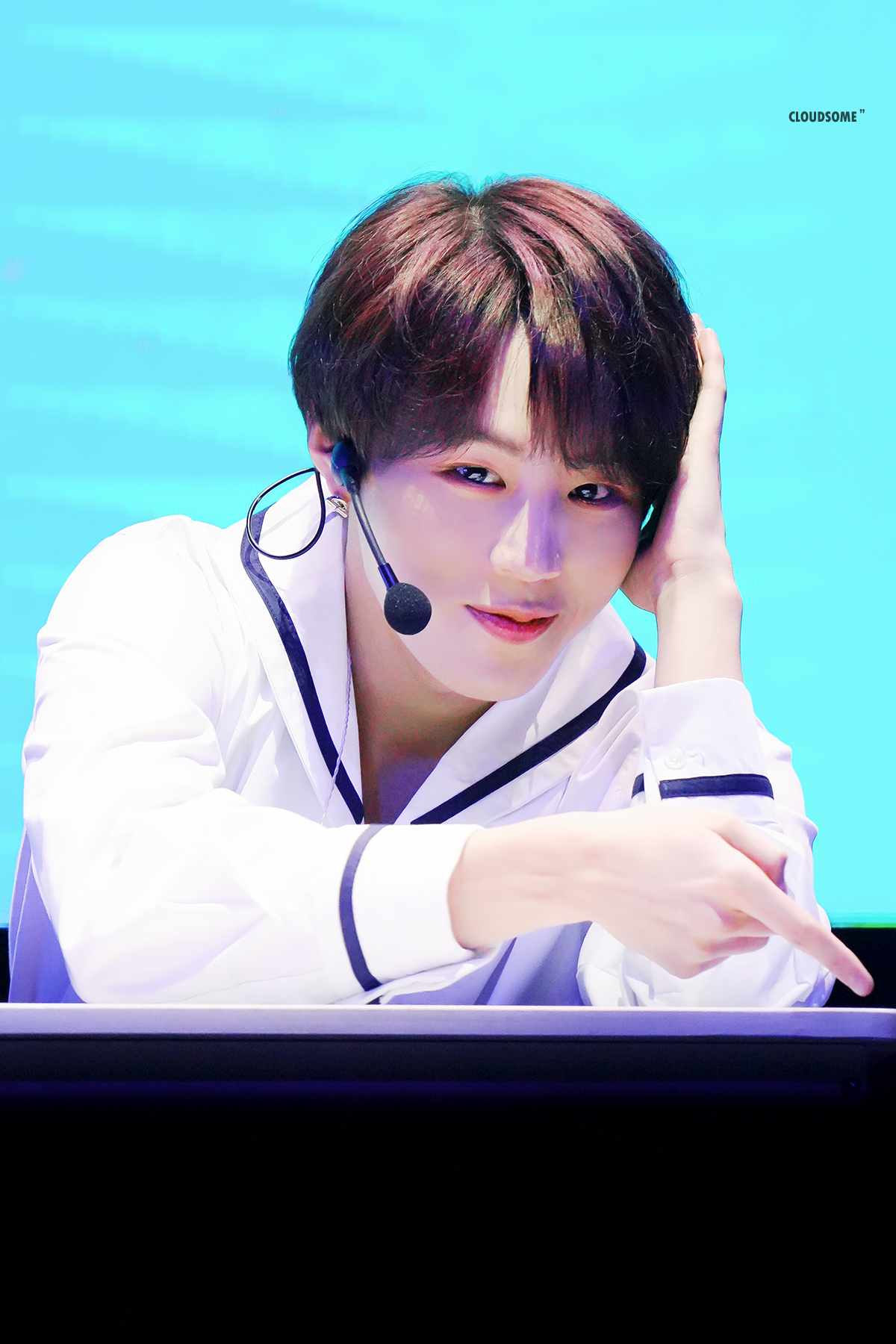 하성운 머리색 ❤️🧡💛💚💙🖤💜 | 인스티즈