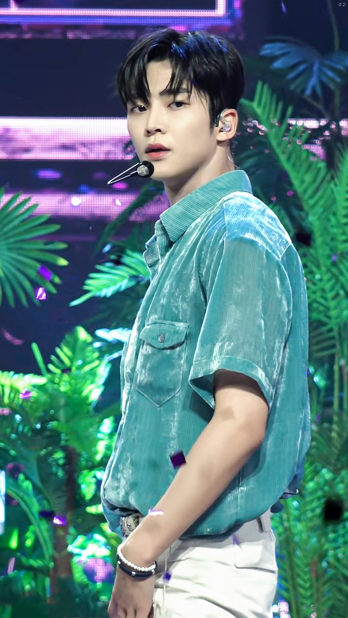 눈 마주치면 사귀는 거다? | 인스티즈