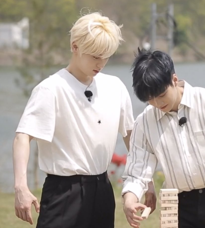 황민현은 댕댕이다 | 인스티즈