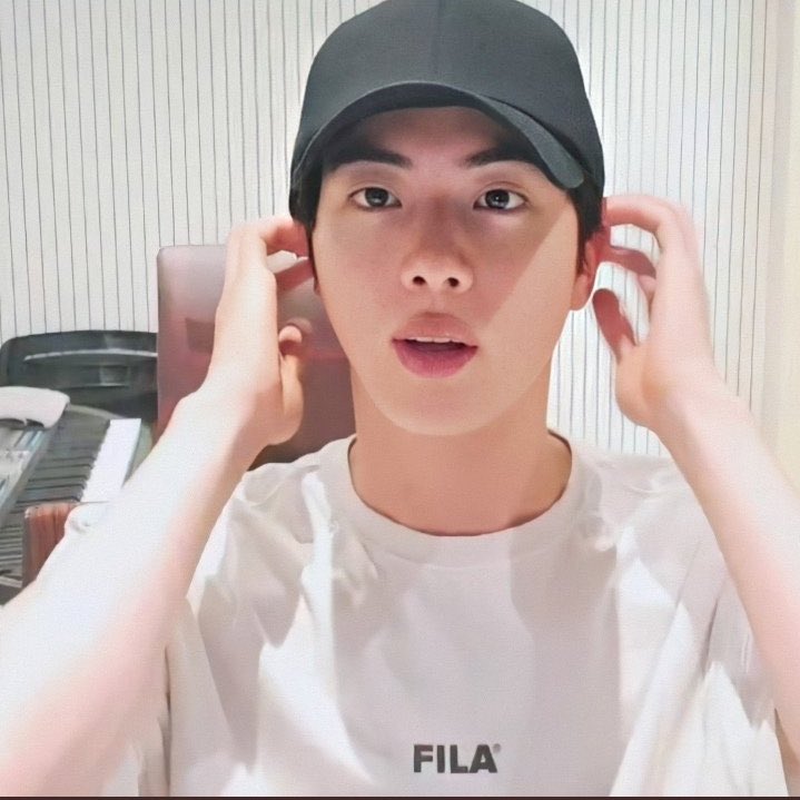 방탄 진 초밥 앞에서 이렇게 웃음 ㅋㅋ | 인스티즈