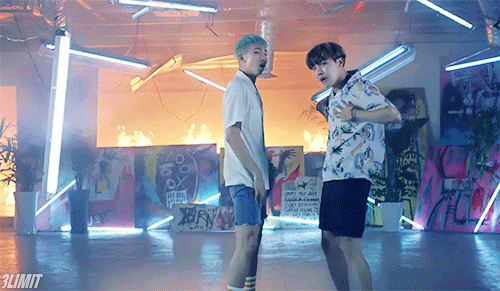 방탄 불타오르네 살리기 어려운 이유는 방탄이 그 B급 양아치 감성을 너무 잘 표현했음 | 인스티즈