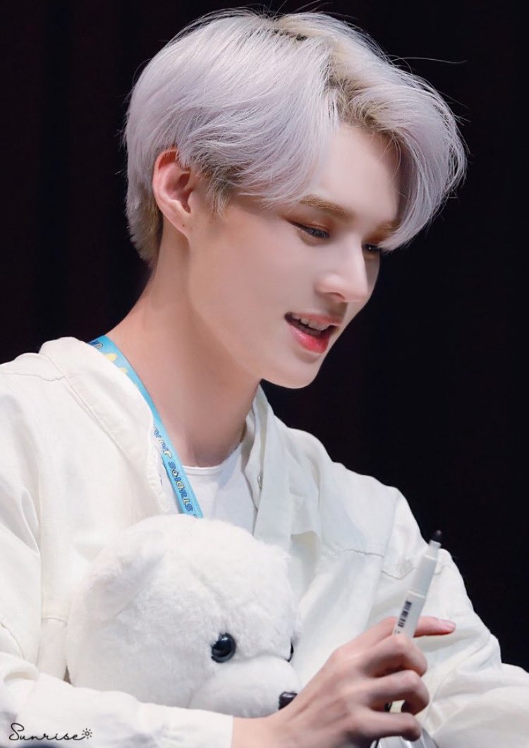 빅톤 센터 엄청 잘생겼는데 | 인스티즈